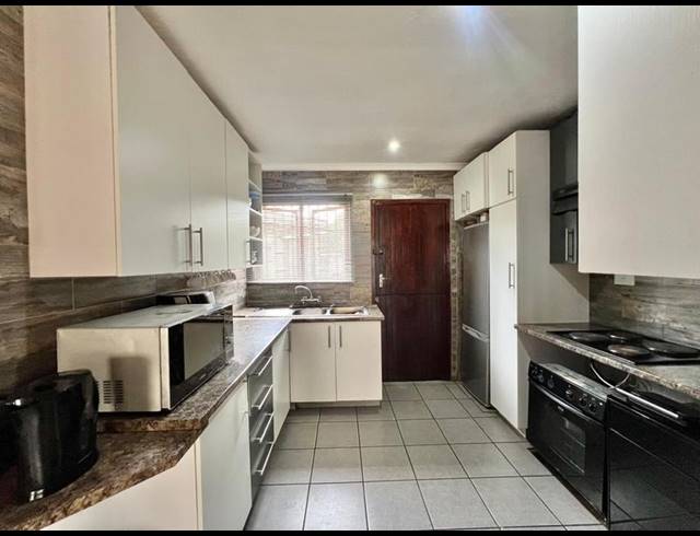 5 BEDROOM HOUSE FOR SALE IN COPESVILLE
